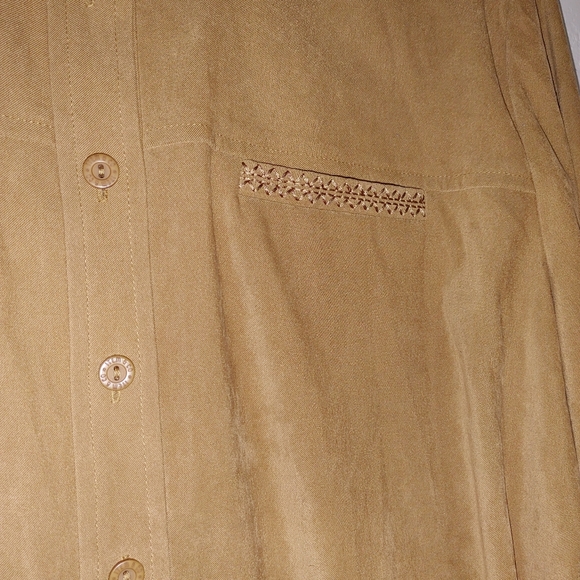 ITEM & CO NEW ladies shirt. - Picture 7 of 9